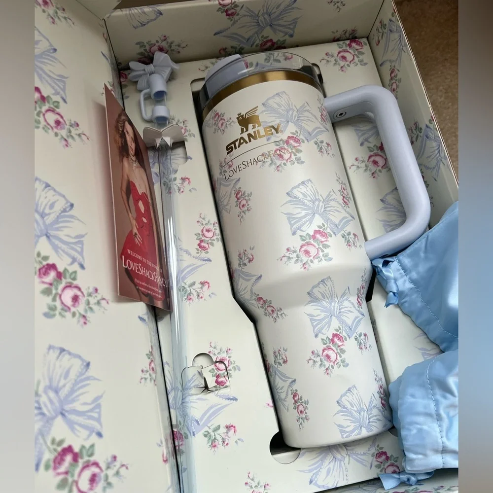 Stanley LoveShackFancy Holiday Quencher 40oz - Picture 2 of 7